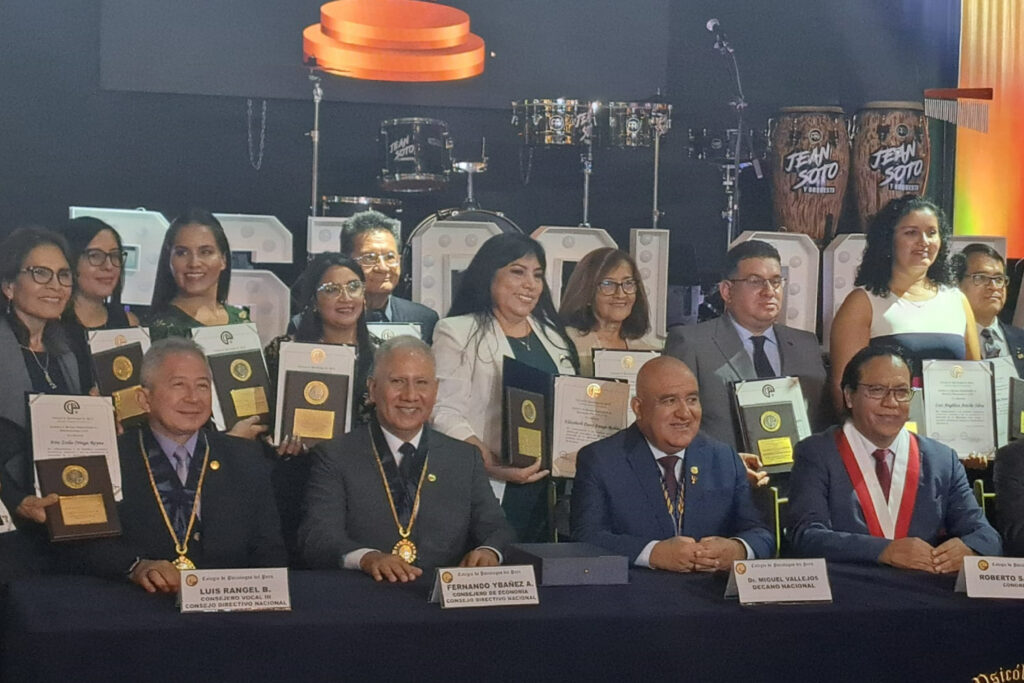 La Dra. Dany Araujo, docente de Cayetano Heredia, obtiene el Premio Especialidad en Psicología Educativa 2024