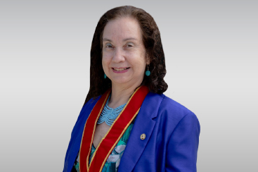 Mahia Maurial MacKee Decana Cayetano Heredia