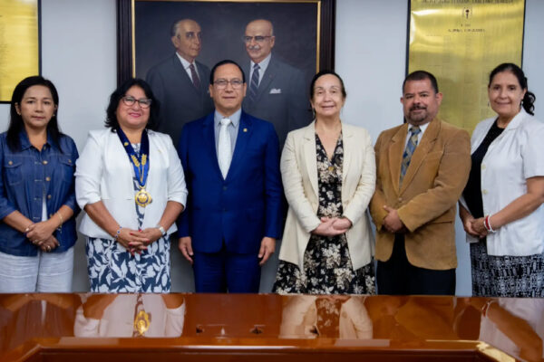 Cayetano Heredia firma de convenio